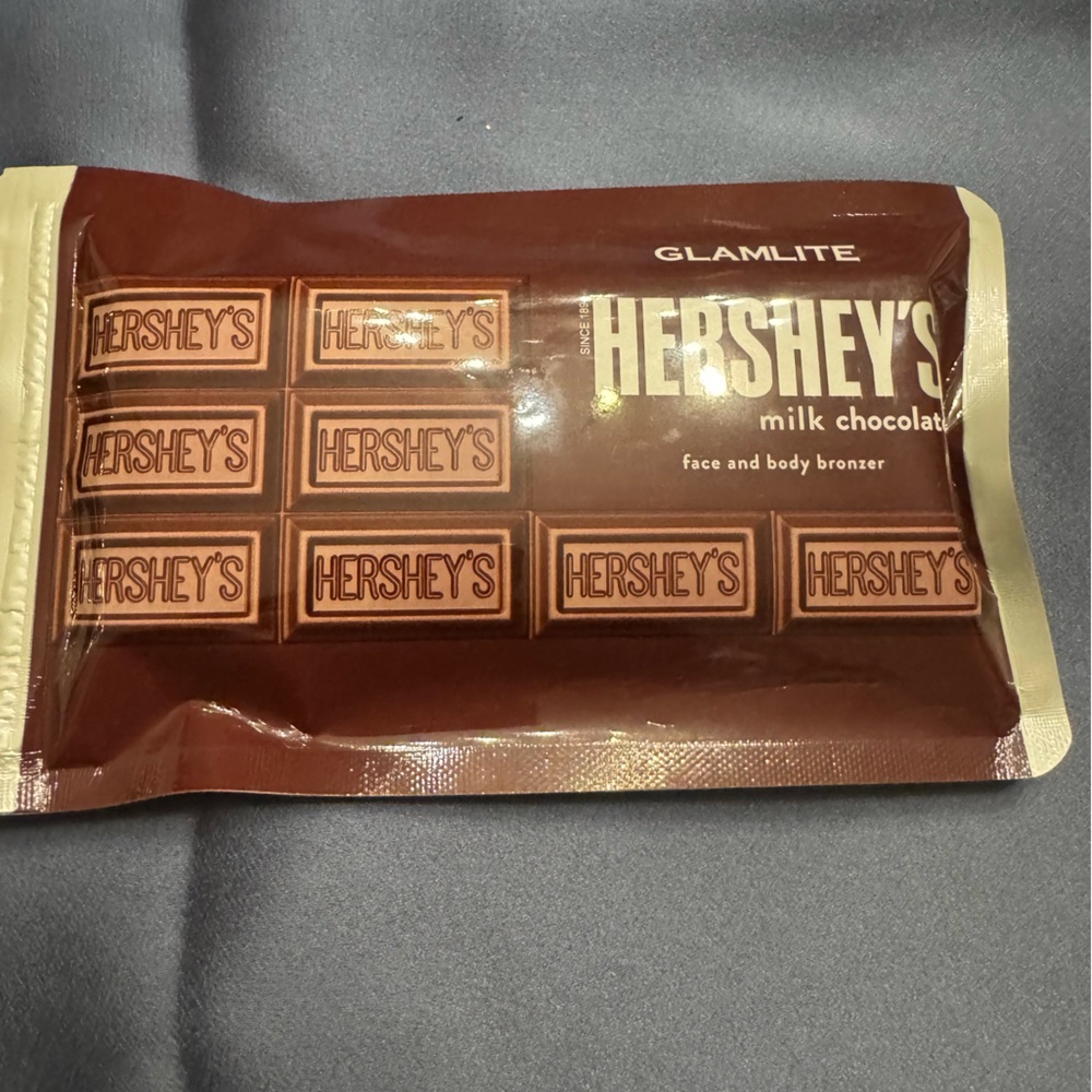 Hershey's GlamLite Milk Chocolate Palette face and body bronzer